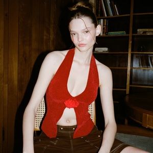 with jéan rose top red